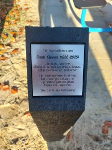 Inscriptie bij schaaktafel