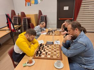 Maxim (rechts) winnaar B-groep