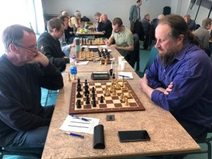 Team 1 Bord 6 met staartman Maxim